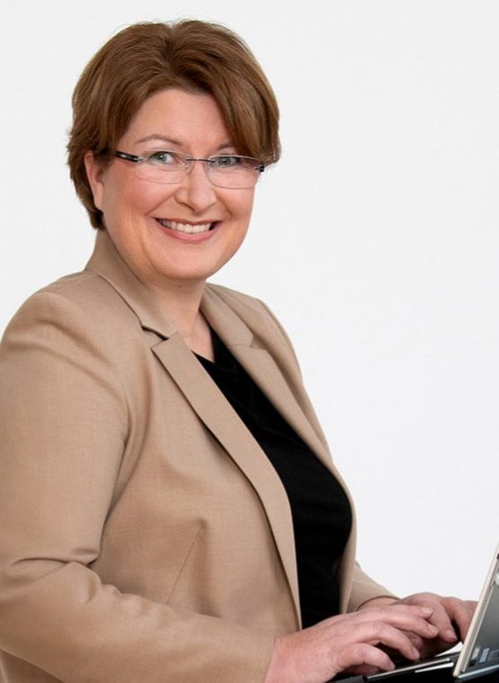 Arlett-D. Groeger, Expertin für Prozessoptimierung und Backoffice Service für KMU